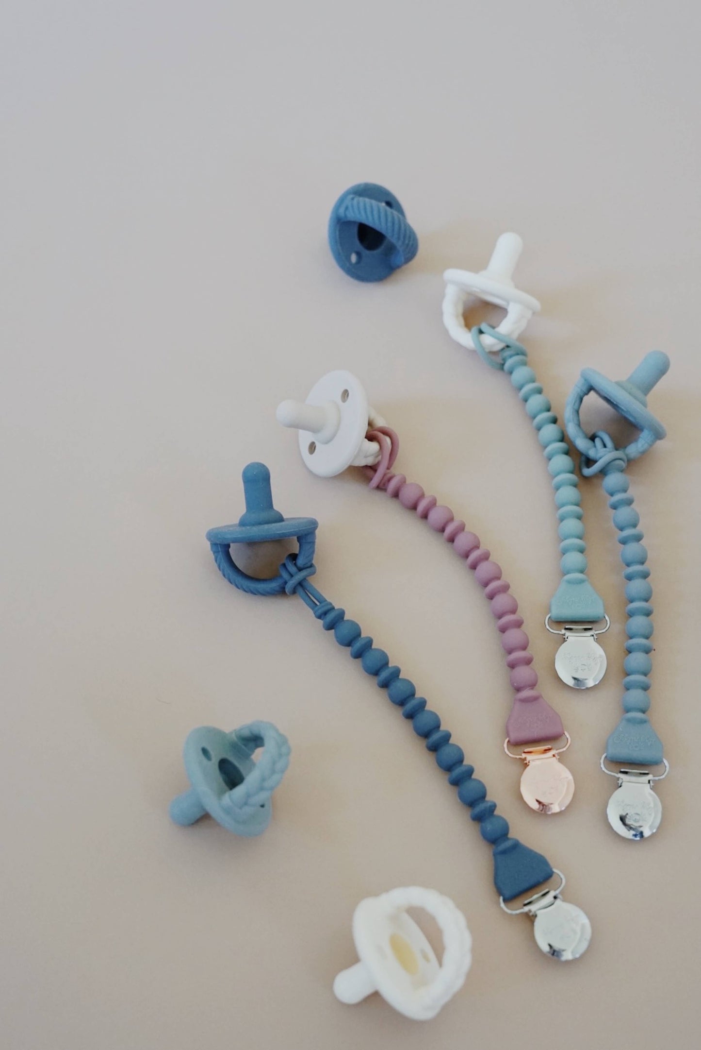 Itzy Ritzy - Sweetie Strap™ Silicone One-Piece Pacifier Clips